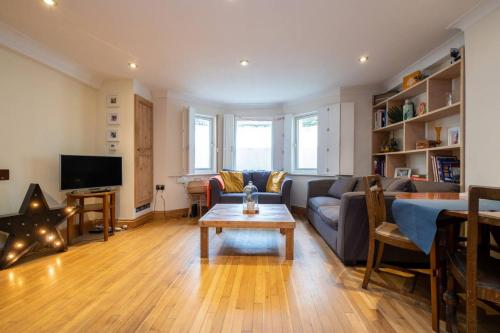 Spacious Cosy 2 Bedroom Flat 2 Near Preston Park, , West Sussex