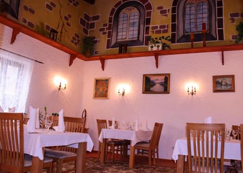 Restaurant, Landhotel-Restaurant Schwalbennest in Zierenberg