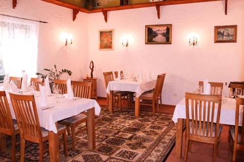 Restaurant, Landhotel-Restaurant Schwalbennest in Zierenberg
