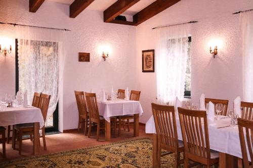 Restaurant, Landhotel-Restaurant Schwalbennest in Zierenberg
