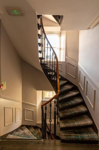 The Whisky Vaults in Обен