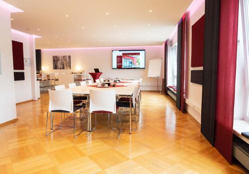 บริการและสิ่งอำนวยความสะดวก, Hotel Burger in ซีเกน