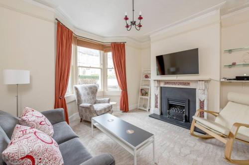 Spacious House - 2 Double Rooms - Street Parking - Garden, Bath (zdjęcie 2)