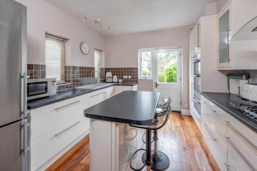 Spacious House - 2 Double Rooms - Street Parking - Garden, Bath (zdjęcie 7)