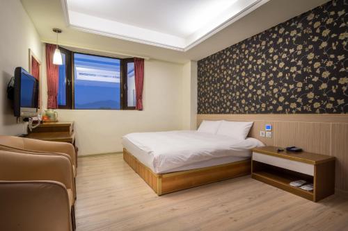 1 queen bed