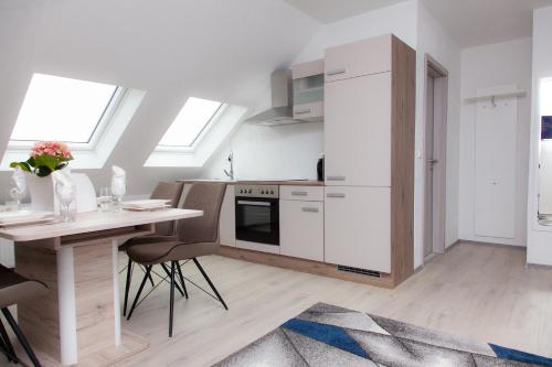 T&K Apartments near Messe Fair Trade Dusseldorf und Airport 3A 873m von Steinhof entfernt