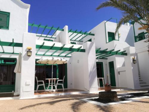 Apartamentos Las Palmeras - image 14