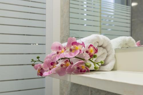 El Faro Beach Apartment III by Dahlia Group - image 6