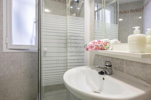 El Faro Beach Apartment III by Dahlia Group - image 7
