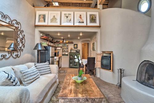 Chic Adobe-Style Bungalow in Historic Santa Fe!