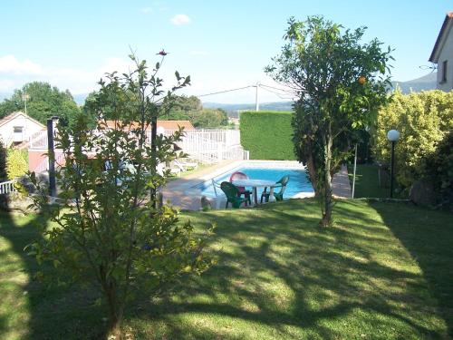  CASA PAREDES - RÍAS BAJAS, Pension in Tomiño