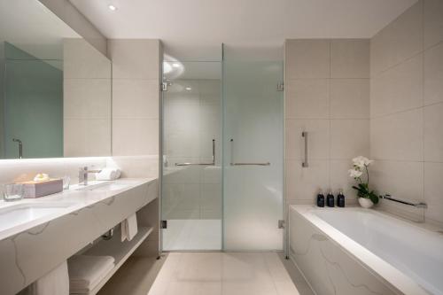 room detail thumbnail 2