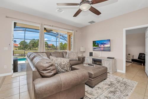 Spacious Pool Area with LAKE VIEW - 5BD/4.5BA Pool Home #5AV139 - image 3