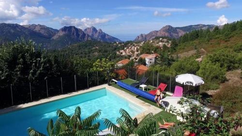 Peldbaseins, Chalets de CEMMA in Evisa