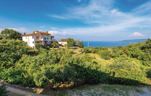 Apartments Damir with Sea View - Location saisonnière - Brseč