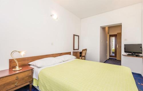 Apartments Damir with Sea View - image 10