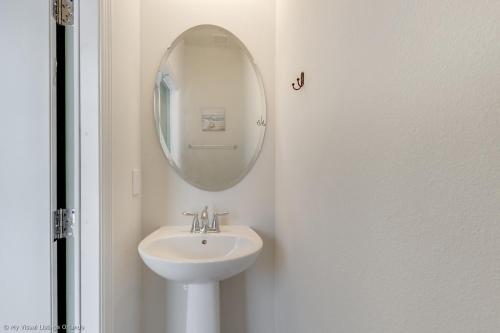 4615 Terrasonesta Drive - main image