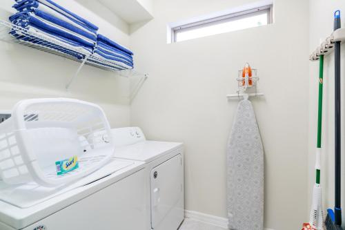 5448 Misty Oak Circle - main image