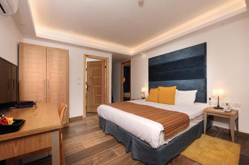 חדר שינה, Tzukim Desert Traveler's Hotel - מלון צוקים in מצפה רמון