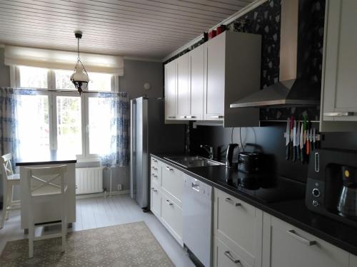 廚房, 托尼曼塔羅酒店 (Tohninmaen Talo) in 托伊薩