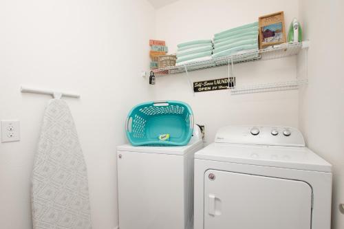 3910 Oakville Avenue - image 4