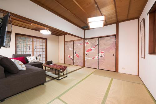 90平米1フロア貸切コンドミニアム最大定員9名様 前島ハウス, Naha (foto 10)