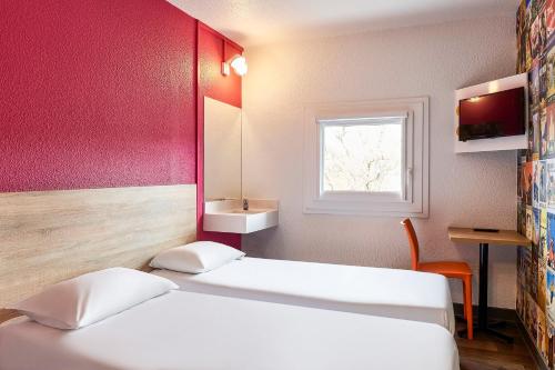 hotelF1 Chambery Nord Renove Stop at hotelF1 Chambéry Nord to discover the wonders of Chambery. The property offers guests a range of services and amenities designed to provide comfort and convenience. Service-minded staff will 