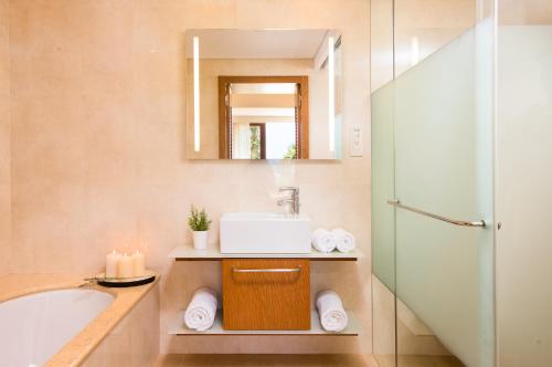 Kernos Beach Hotel & Bungalows - image 11