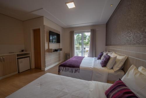 Standard Triple Room image 2
