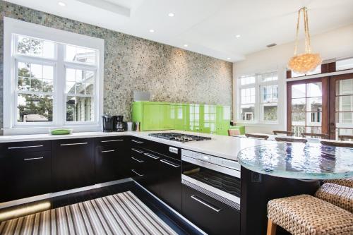 Benoit Cottage & Carriage House with Gulf Views home - image 4