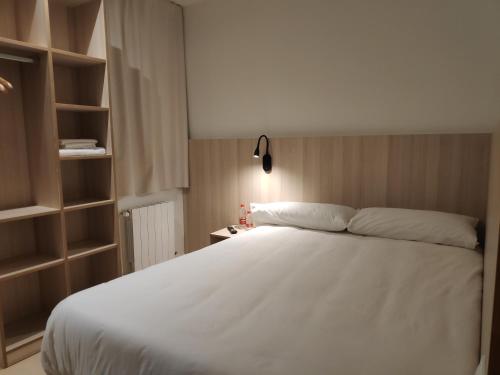 Hostal Conde Güell - image 2