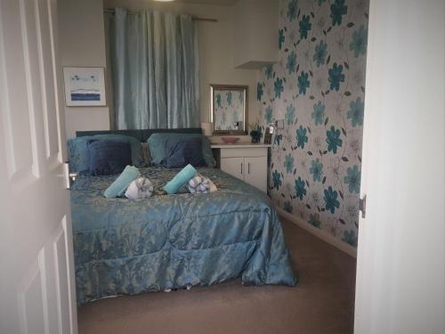 Self Contained Rooms in Central Torquay - main image