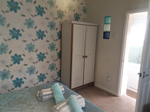 Self Contained Rooms in Central Torquay - image 2