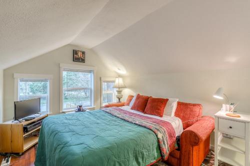 Studio by the Gazebo in Langley - image 5