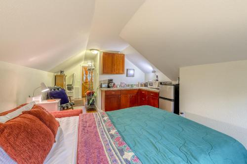 Studio by the Gazebo in Langley - image 7