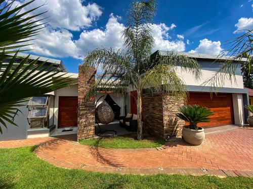 Hotels near Mankwe Campus, ORBIT College, Pilanesberg - BEST HOTEL