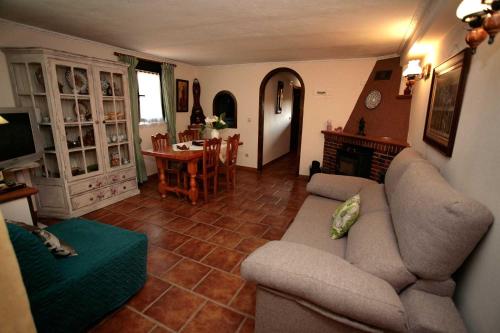 APARTAMENTOS. TURIS. CASTIELLO in San Roman de Villa