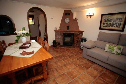 APARTAMENTOS. TURIS. CASTIELLO in Pilona