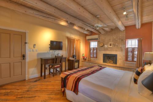 Inn at Vanessie Inn at Vanessie is perfectly located for both business and leisure guests in Santa Fe (NM). Both business travelers and tourists can enjoy the hotels facilities and services. Free Wi-Fi in all rooms,