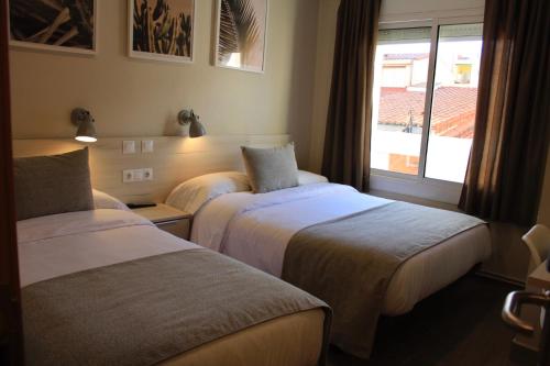 Hostal La Romànica - image 12
