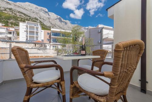 Erkély/terasz, Bilin san apartments in Baska Voda