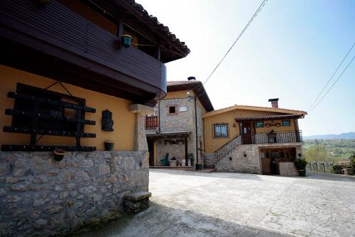  APARTAMENTOS. TURIS. CASTIELLO, Pension in Piloña bei Pandavenes