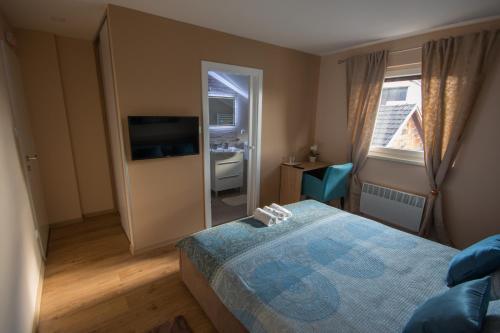 Double Room with Private Bathroom
