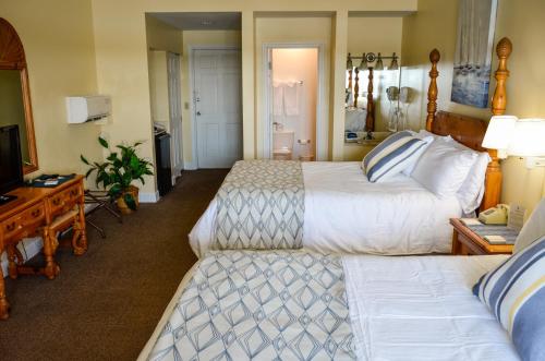 2 queen beds
