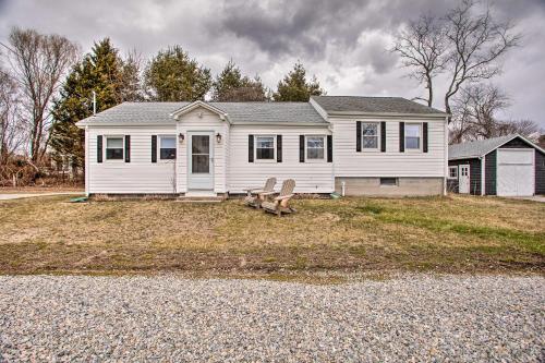Quaint Mystic Home Town Masons Island 1 Mi - image 2