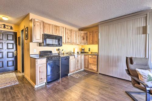 Studio with Resort Amenities 2Mi to Granby Ranch - image 7