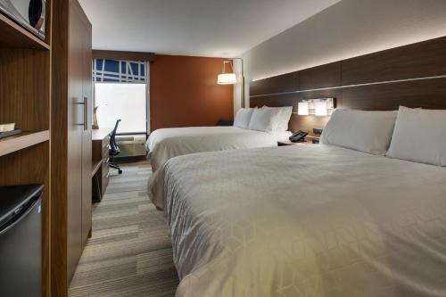 Holiday Inn Express Voorhees/ Mt. Laurel an IHG Hotel - image 4