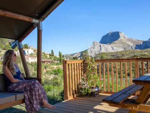 Erkély/terasz, Can Elisa Safari Tent in Tarbena