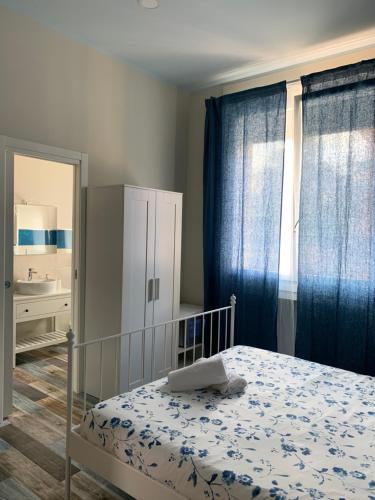 Deluxe Room image 2