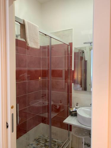 Deluxe Double or Twin Room image 2